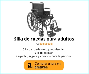 Silla de ruedas con soportes para piernas de color negra